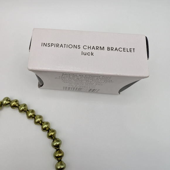 Avon 2013 Green Beaded Inspirations Charm Luck Stretch Bracelet - Picture 4 of 5
